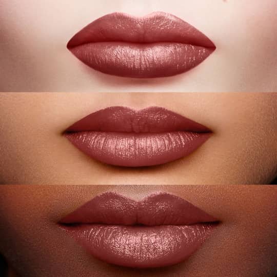 שלוש דוגמניות מציגות שפתיים בגוון blush in Rose Glance